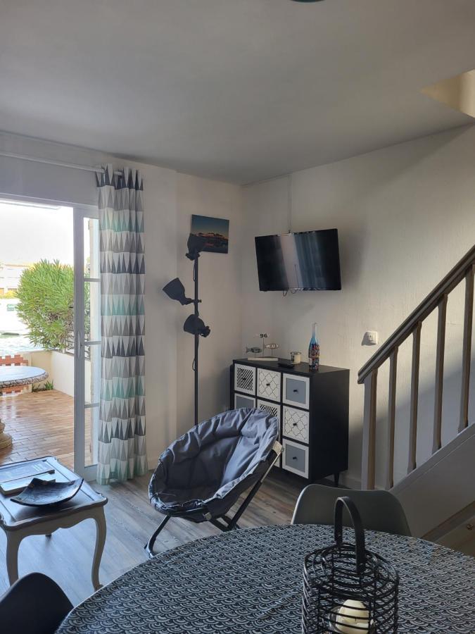 Villa Aux Capellans Sur La Marina Pour 4 Personnes - Vue Marina - Parking - Plage A 5 Min A Pied 圣西普里安 外观 照片