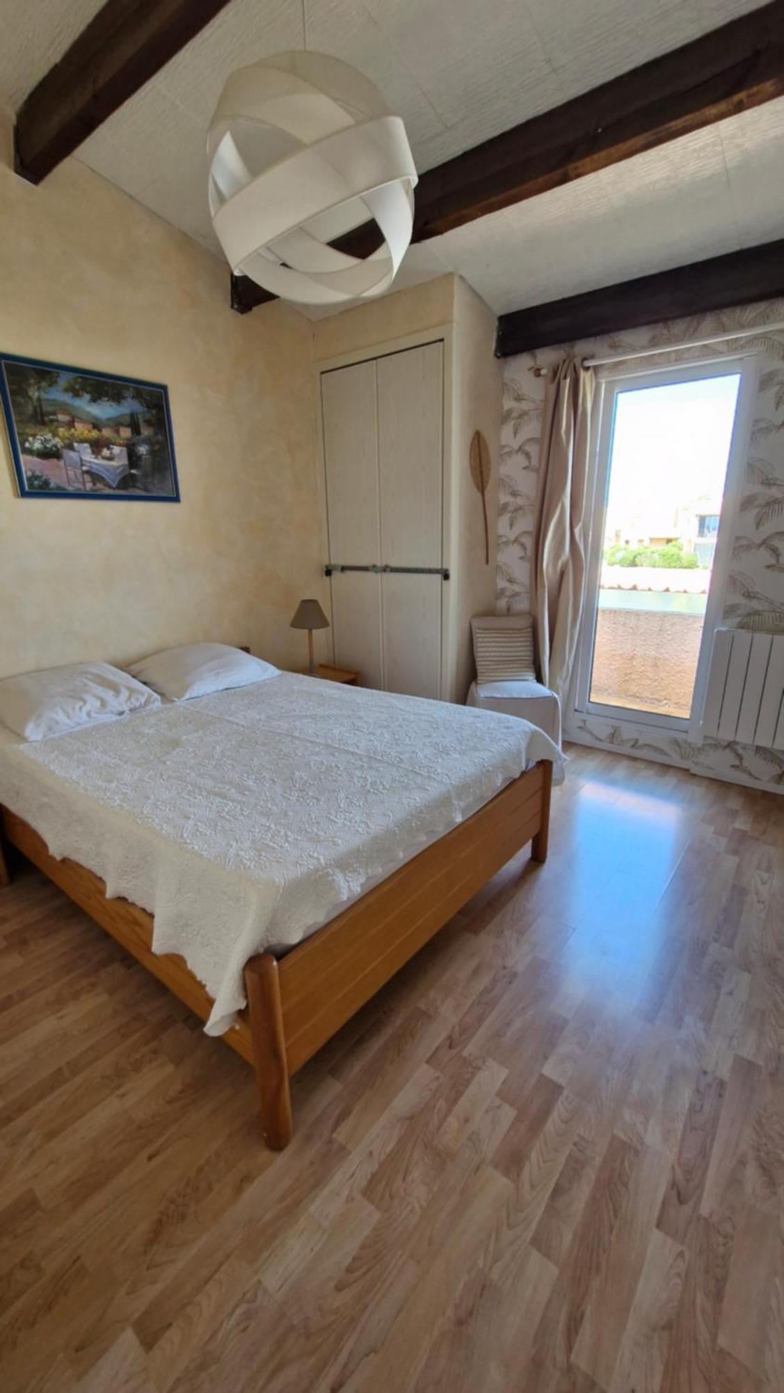Villa Aux Capellans Sur La Marina Pour 4 Personnes - Vue Marina - Parking - Plage A 5 Min A Pied 圣西普里安 外观 照片